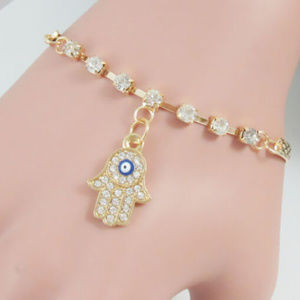 ** BRAND NEW ** DARLING GOLD HAMSA CHARM BRACELET
